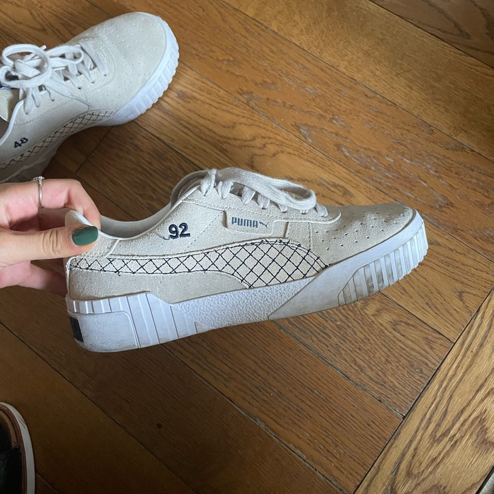 Puma sneakers (almost new) size 8